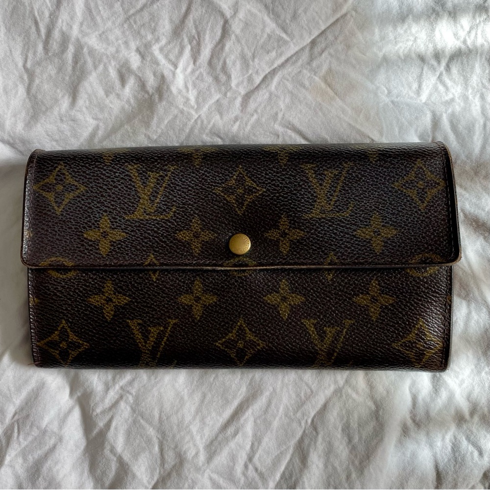 Louis Vuitton Monogram Sarah Wallet
